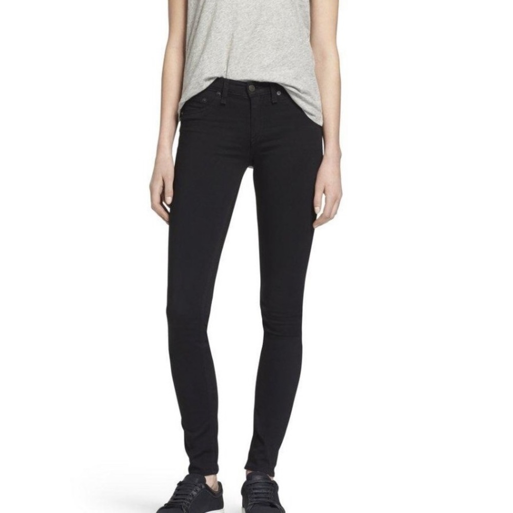 Excellent condition rag and bone legging jeans in deep navy